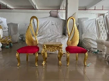 Кресло-лебедь в неоклассическом европейском стиле, элитный гостиничный клуб, золотой лист